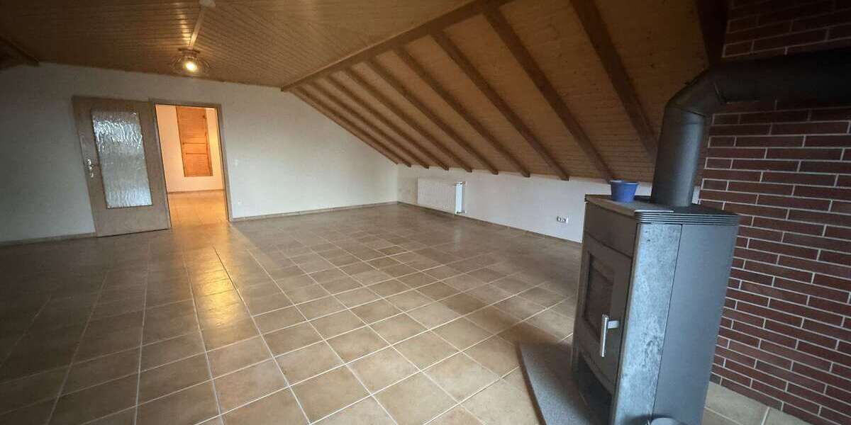 Etagenwohnung Wetter-Mellnau Mellnau - 2 Zimmer, 87 m&sup2;, 650&euro; | Angebot:26865573